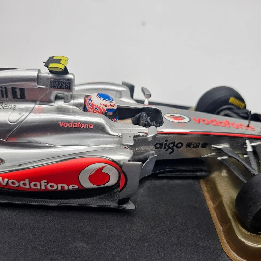 Jenson Button #4 Vodafone McLaren Mercedes Formula 1 1:18 scale display model